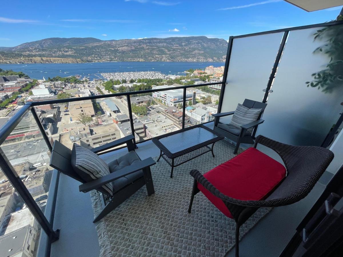 Awesome View 21 Two Bedroom One Bath Downtown Lake View Near Beach 基洛纳 外观 照片