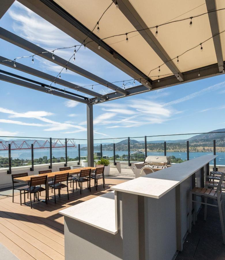 Awesome View 21 Two Bedroom One Bath Downtown Lake View Near Beach 基洛纳 外观 照片